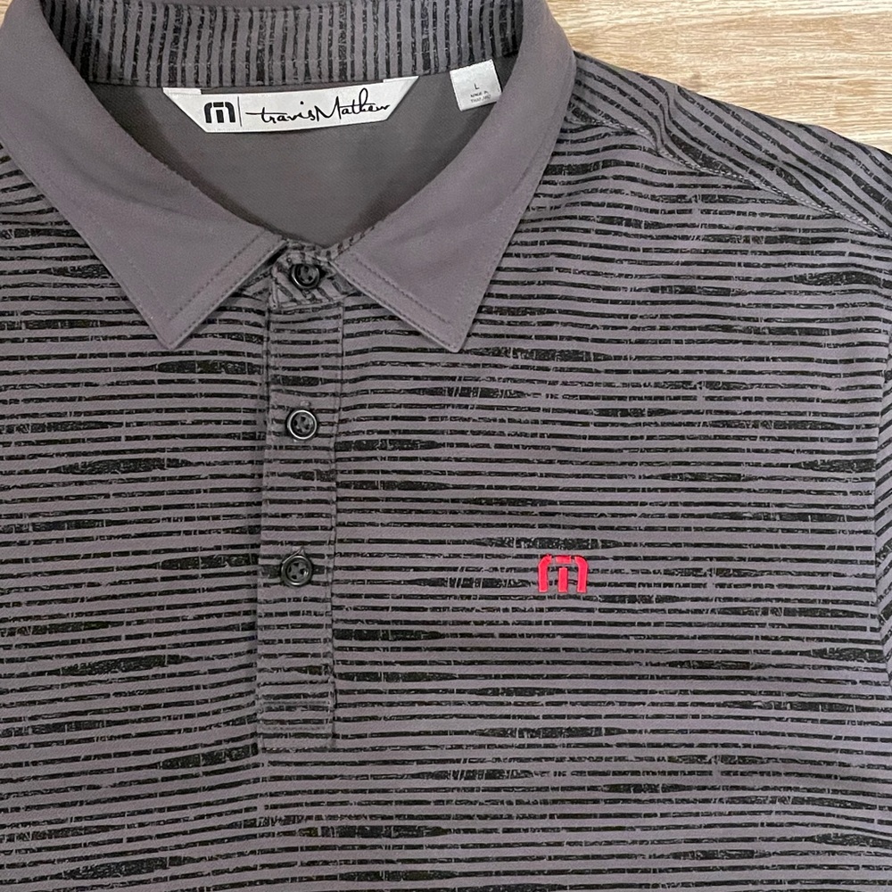 Travis Mathew golf polo size large